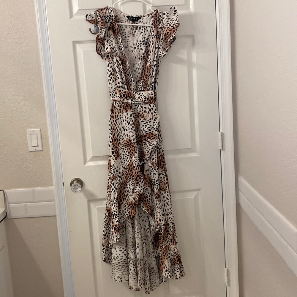 Dress, it’s leopard print, size small, brand kivari
